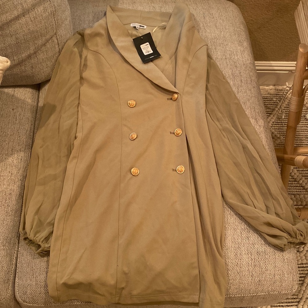 Light green long sleeve dress formal